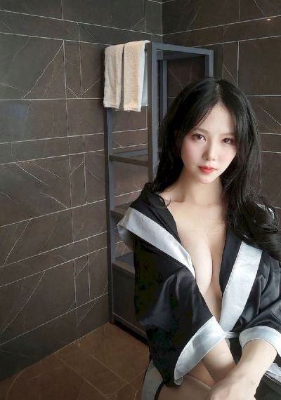 欧美内衣男模_1080日韩免费观看